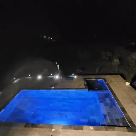 Villa Large With Pool & Ledignan