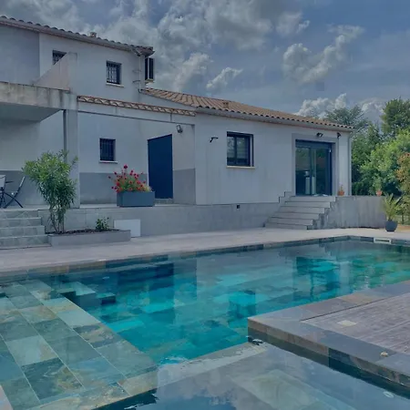 Large With Pool & * Lédignan